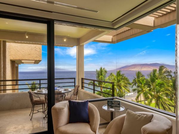 Amazing Condo with Beautiful Views Sleeps 2 Guests