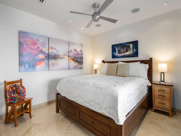 Amazing Condo with Beautiful Views Sleeps 2 Guests