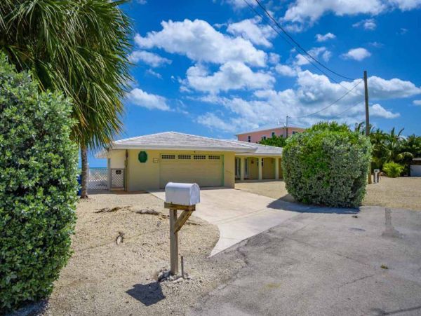 Marathon Vacation Home Three Bedroom Water Views