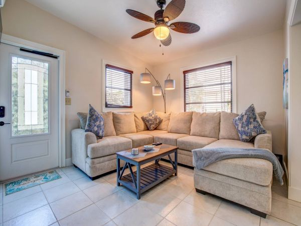 Charming 3 Bedroom Home with Private Pool