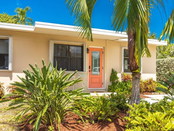 Charming 3 Bedroom Home with Private Pool