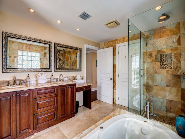 Beautiful Home with 4 Bedrooms & Private Pool