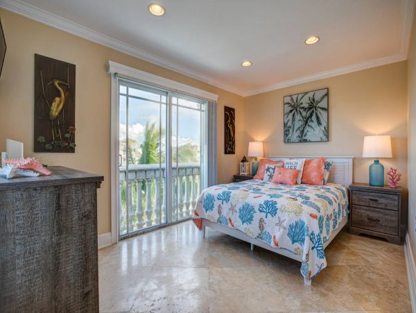 Beautiful Home with 4 Bedrooms & Private Pool