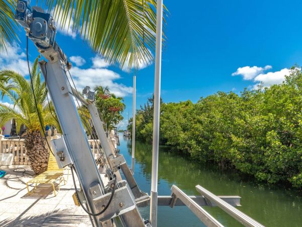 Beautiful Home with 4 Bedrooms & Private Pool