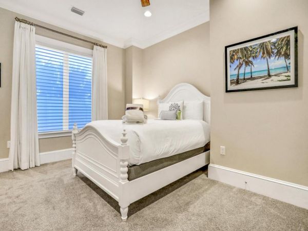 Beautiful 5 Bedroom Penthouse in Miramar Beach