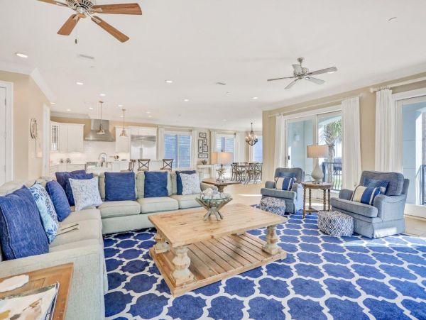 Beautiful 5 Bedroom Penthouse in Miramar Beach