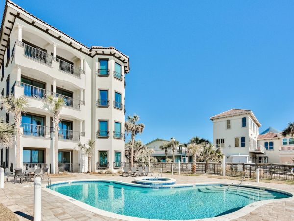 Beautiful 5 Bedroom Penthouse in Miramar Beach