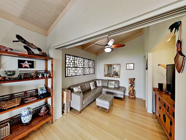 Four Bedroom Vacation Pool Home in Kailua-Kona Sleeps Nine