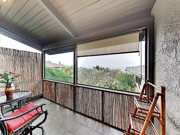 Four Bedroom Vacation Pool Home in Kailua-Kona Sleeps Nine