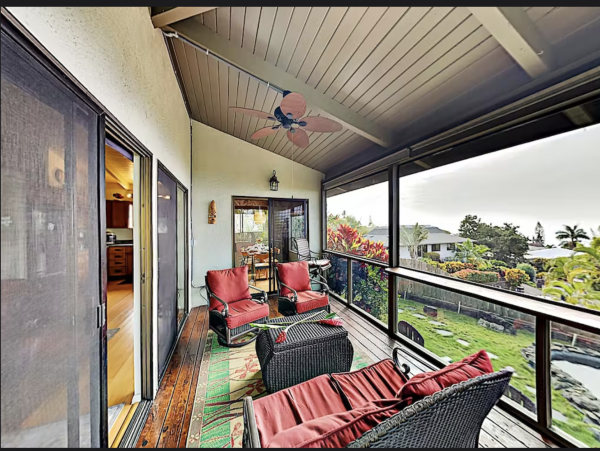 Four Bedroom Vacation Pool Home in Kailua-Kona Sleeps Nine