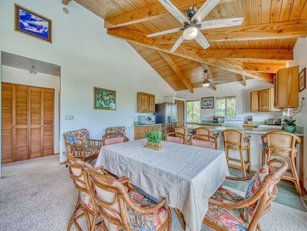 Charming Vacation Pool Home in Kailua-Kona Steps from Beach