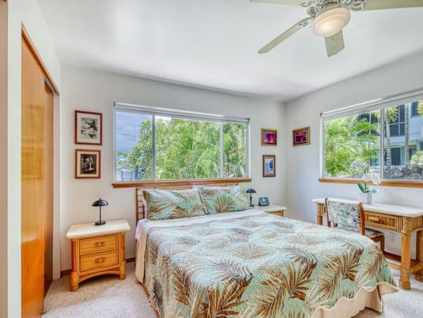 Charming Vacation Pool Home in Kailua-Kona Steps from Beach