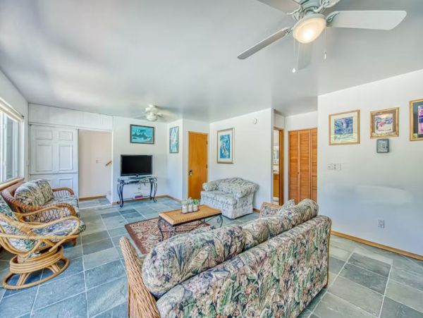 Charming Vacation Pool Home in Kailua-Kona Steps from Beach