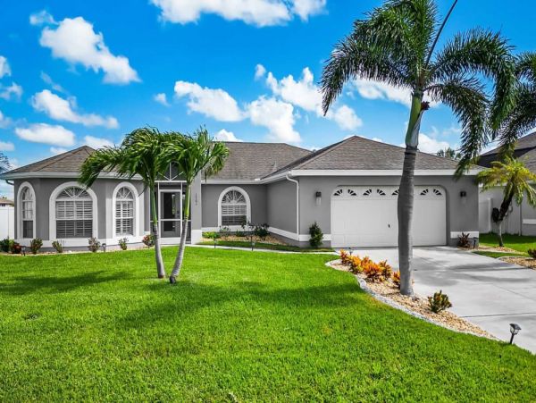 Water Front 3 Bedroom Home in Cape Coral