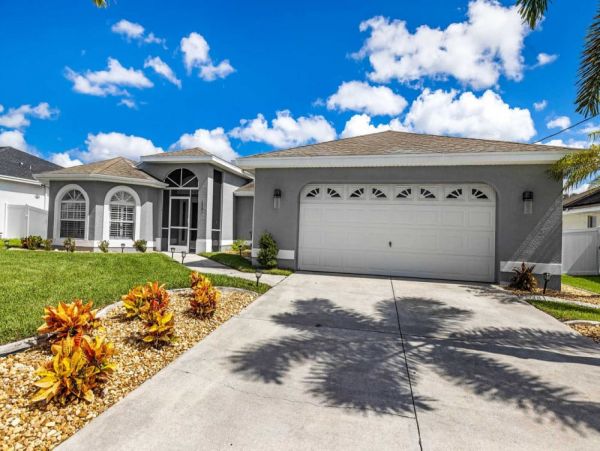 Water Front 3 Bedroom Home in Cape Coral