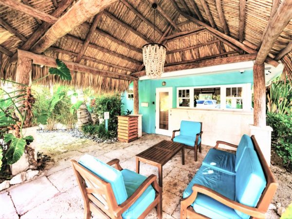 One Bedroom Rental Condo Walk to Beach in Siesta Key