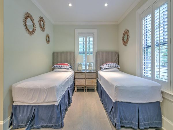 Luxury Hampton Vacation Pool Home Seven Bedrooms Sleeps 10
