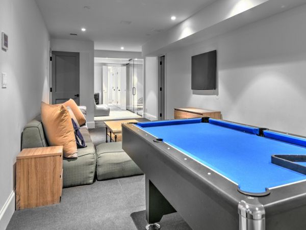 Luxury Hampton Vacation Pool Home Seven Bedrooms Sleeps 10