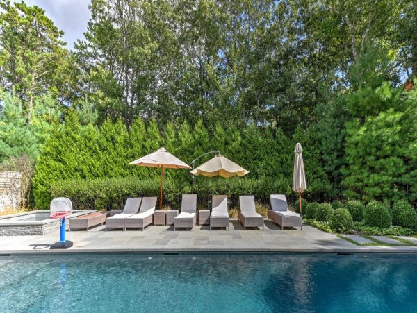 Luxury Hampton Vacation Pool Home Seven Bedrooms Sleeps 10