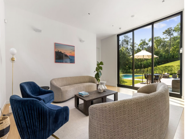Luxury Hamptons Residence 1000ft to Beach