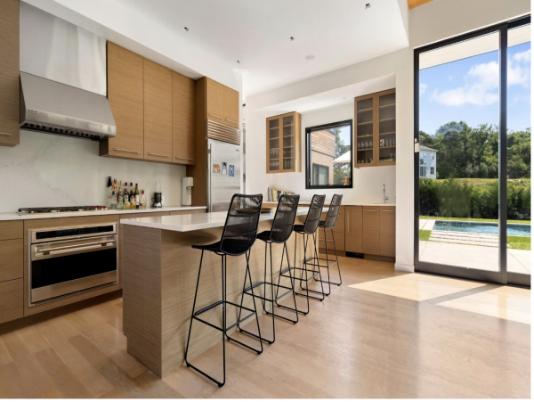 Luxury Hamptons Residence 1000ft to Beach