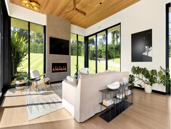 Luxury Hamptons Residence 1000ft to Beach