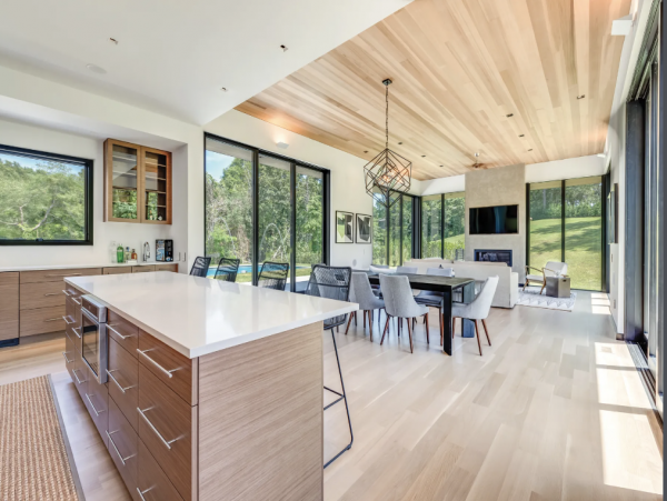 Luxury Hamptons Residence 1000ft to Beach
