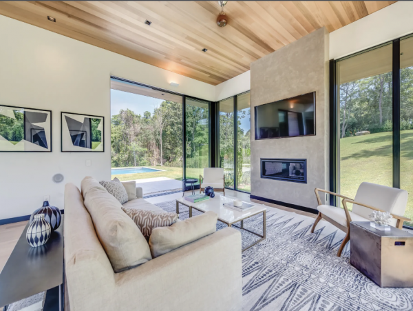 Luxury Hamptons Residence 1000ft to Beach