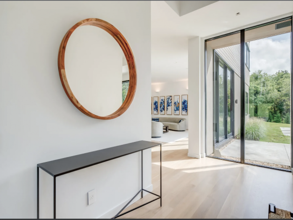 Luxury Hamptons Residence 1000ft to Beach