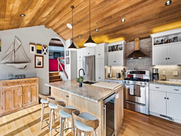 Luxury Montauk Vacation Rental: Oceanfront Haven
