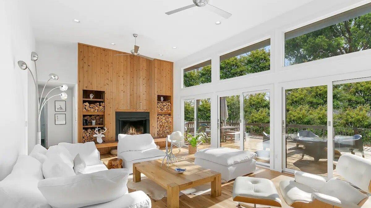 Gorgeous 3 Bedroom Home in Northwest Harbor