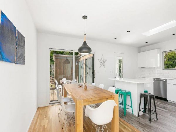 Gorgeous 3 Bedroom Home in Northwest Harbor