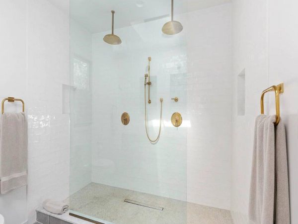 Gorgeous 3 Bedroom Home in Northwest Harbor