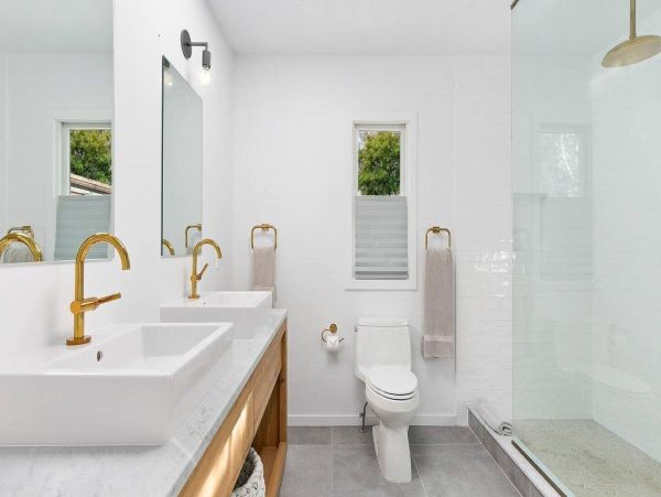 Gorgeous 3 Bedroom Home in Northwest Harbor