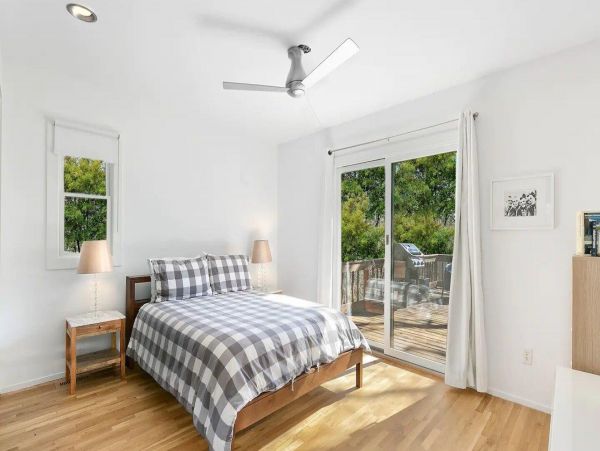 Gorgeous 3 Bedroom Home in Northwest Harbor