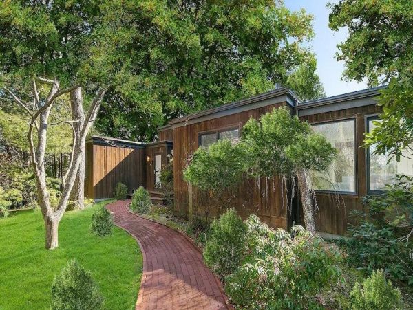 Gorgeous 3 Bedroom Home in Northwest Harbor