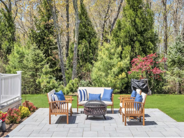 East Hamptons Luxury Six Bedroom Estate Home Pool