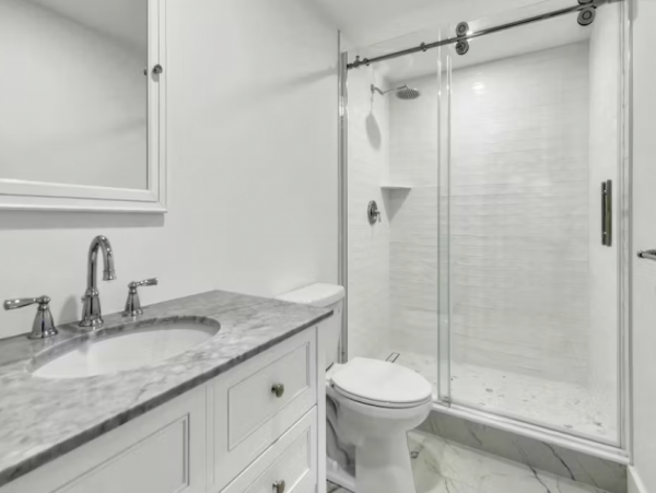 East Hamptons Luxury Six Bedroom Estate Home Pool