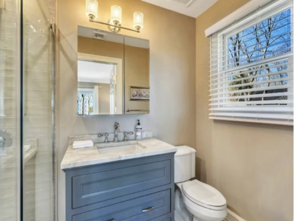 East Hamptons Luxury Six Bedroom Estate Home Pool