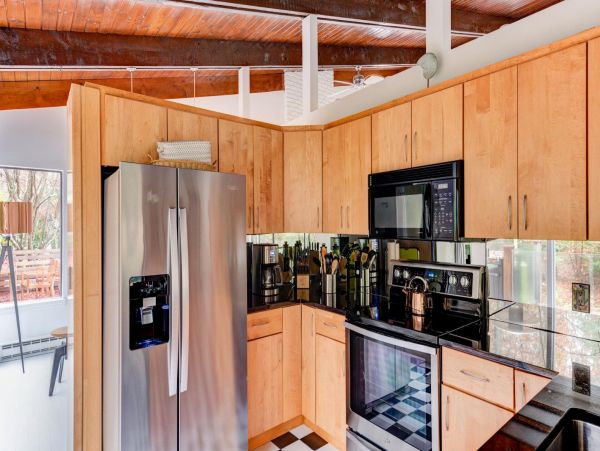Southampton 3 Bedroom Home with Private Pool