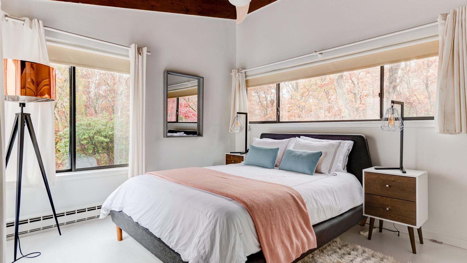 Southampton 3 Bedroom Home with Private Pool