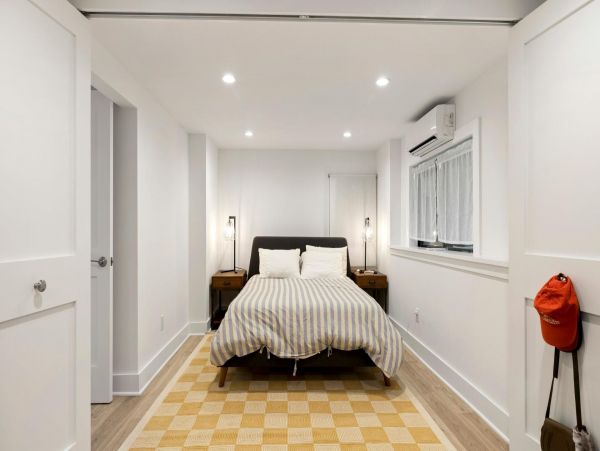 Southampton 3 Bedroom Home with Private Pool