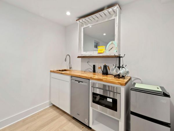 Southampton 3 Bedroom Home with Private Pool
