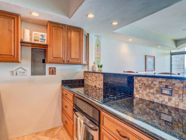 Ocean Views Kahana Vacation Condo One Bedroom