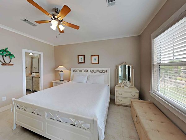 Lovely 4 Bedroom Home in Miramar Beach