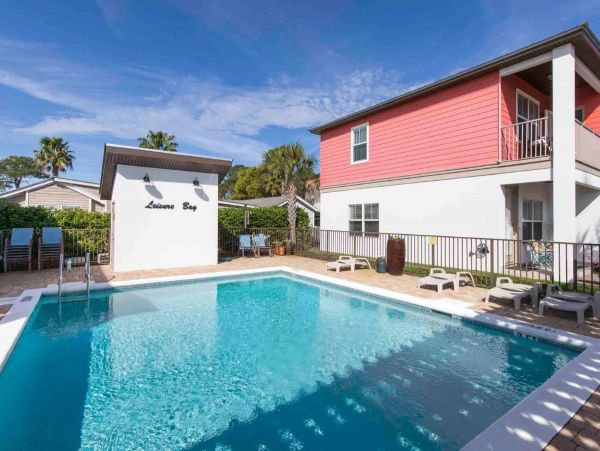 Lovely 4 Bedroom Home in Miramar Beach