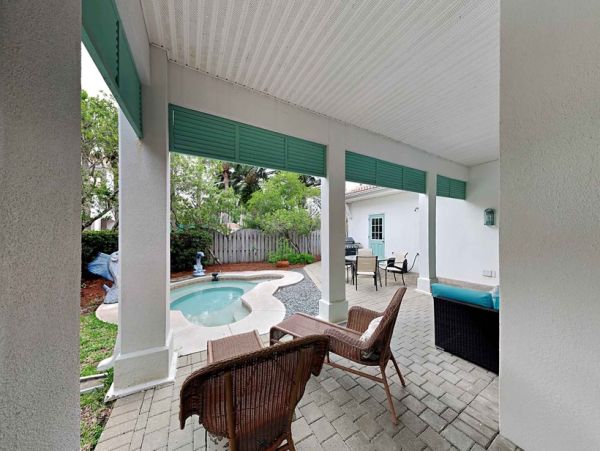 Destin Three Bedroom Walk to Beach Vacation Home