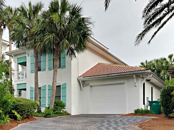 Destin Three Bedroom Walk to Beach Vacation Home