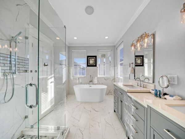 Gorgeous Home with 4 Bedrooms & Private Pool