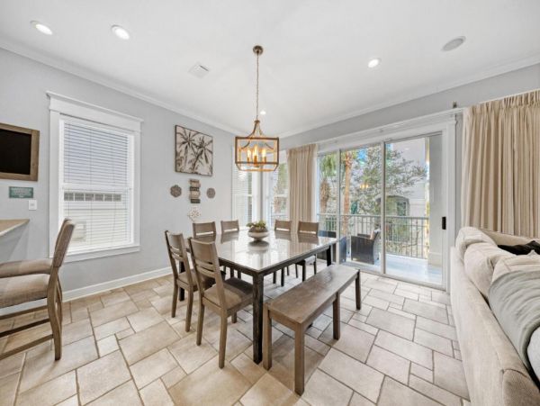 Gorgeous Home with 4 Bedrooms & Private Pool